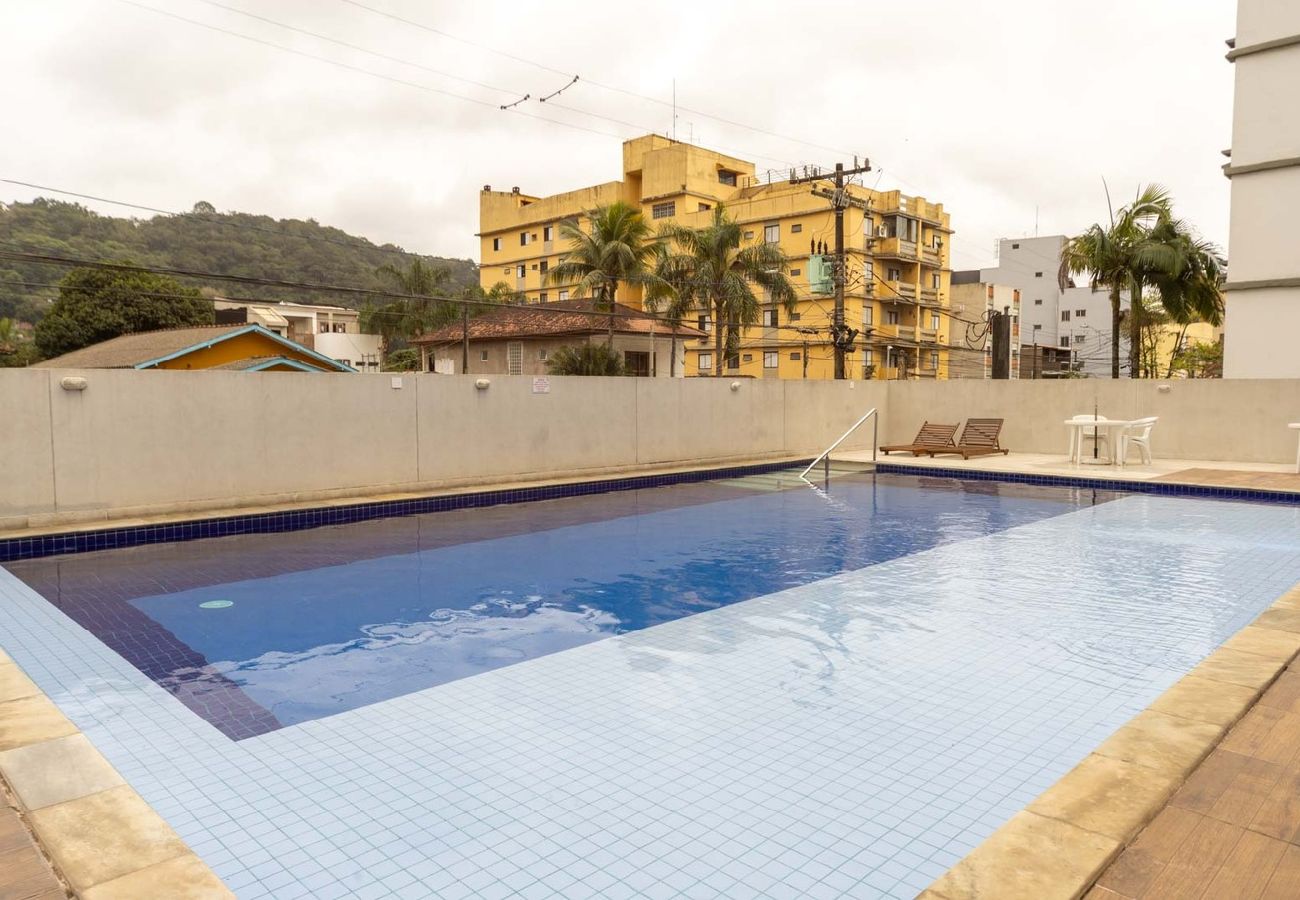 Apartamento em Guarujá - Apto c Piscina e Brinquedoteca a 400m da praia Apartamento em Guarujá - Apto c Piscina e Brinquedoteca a 400m da praia