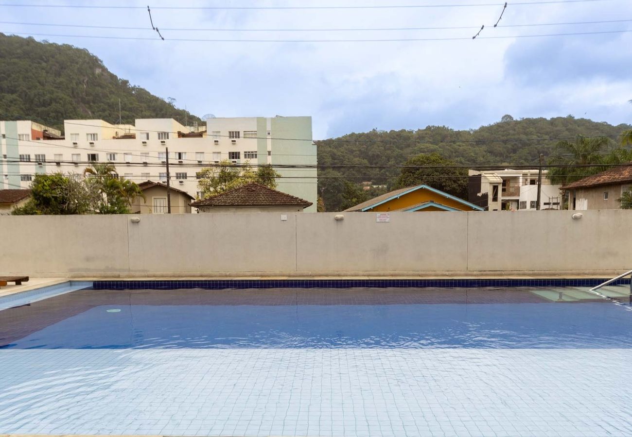 Apartamento em Guarujá - Apto c Piscina e Brinquedoteca a 400m da praia Apartamento em Guarujá - Apto c Piscina e Brinquedoteca a 400m da praia