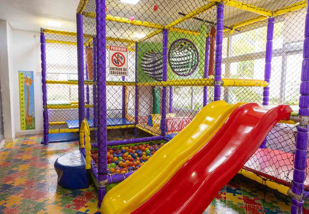 Apartamento em Guarujá - Apto c Piscina e Brinquedoteca a 400m da praia Apartamento em Guarujá - Apto c Piscina e Brinquedoteca a 400m da praia