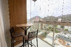 Apartamento em Guarujá - Apto c Piscina e Brinquedoteca a 400m da praia Apartamento em Guarujá - Apto c Piscina e Brinquedoteca a 400m da praia