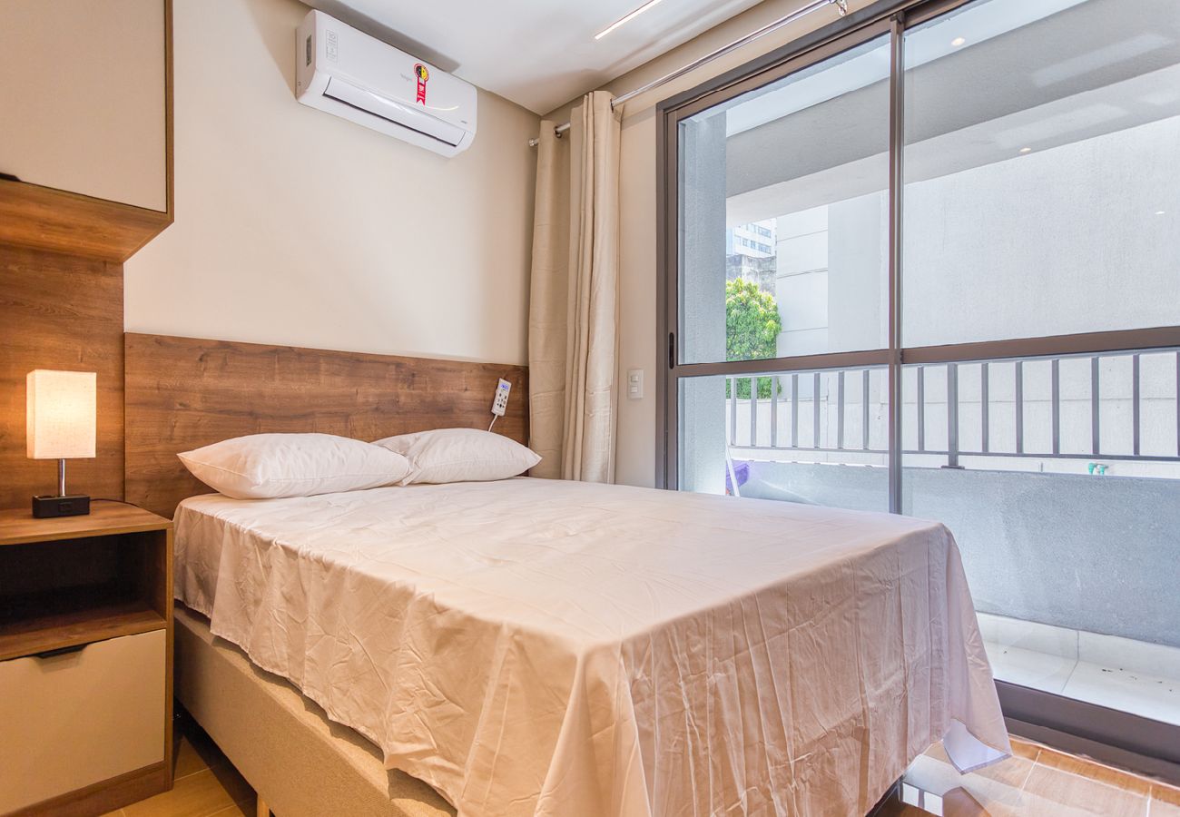 Apartamento em São Paulo - Flat na Vila Mariana c varanda próx ao metrô