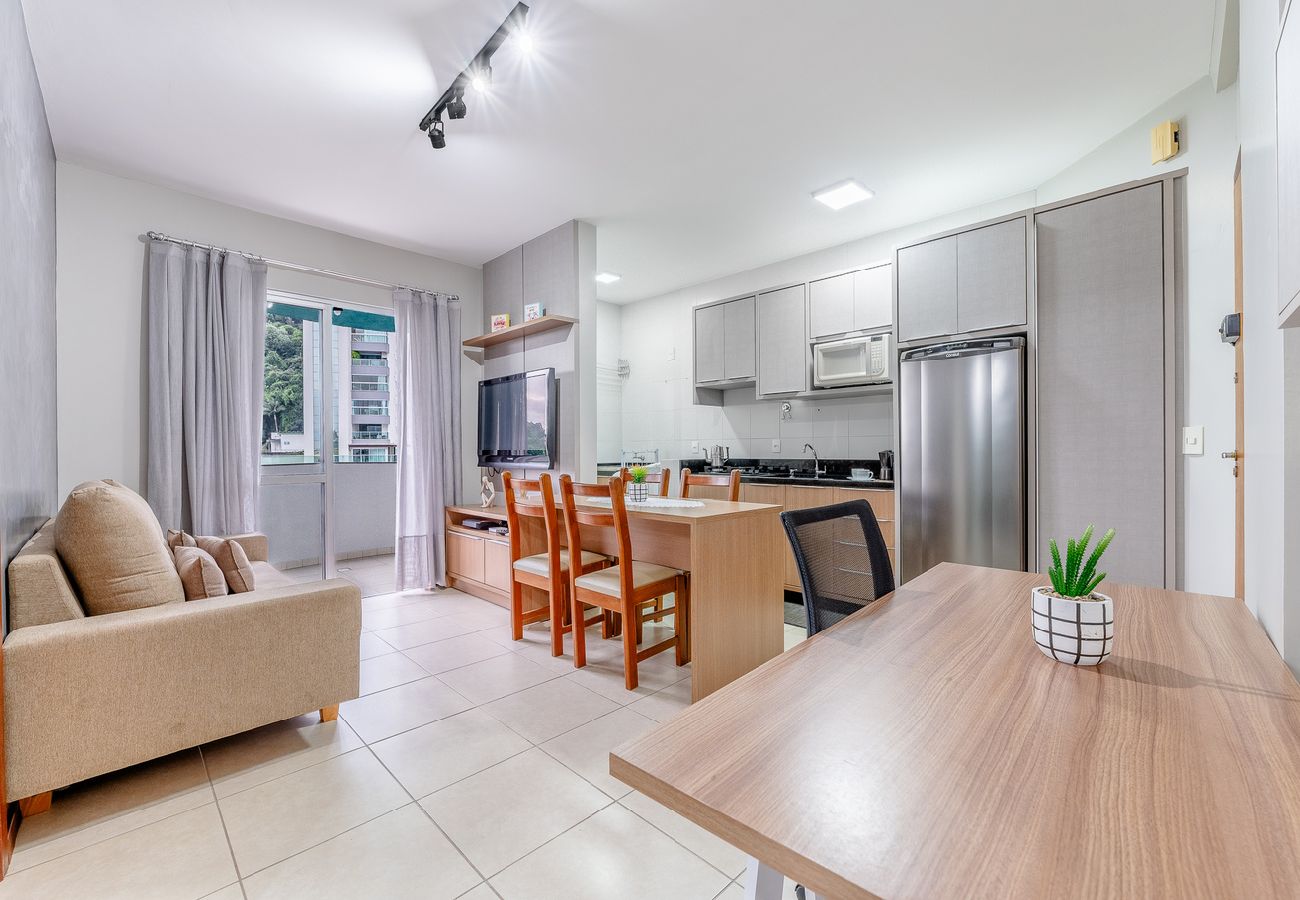 Apartamento em Blumenau - Apto em Blumenau: Wi-Fi + 2 vagas + churrasqueira