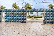 Apartamento em Praia Grande - Apto Beira-mar c/ Vista Lateral e Garagem
