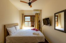 Casa em Matinhos - Casa 3 quartos com Wi-Fi, Ar e Churrasqueira