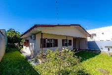 Casa em Matinhos - Casa 3 quartos com Wi-Fi, Ar e Churrasqueira
