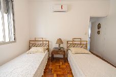 Apartamento em Guarujá - Apto Beira-Mar com Vista e Garagem em Pitangueiras