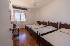 Apartamento em Guarujá - Apto Beira-Mar com Vista e Garagem em Pitangueiras