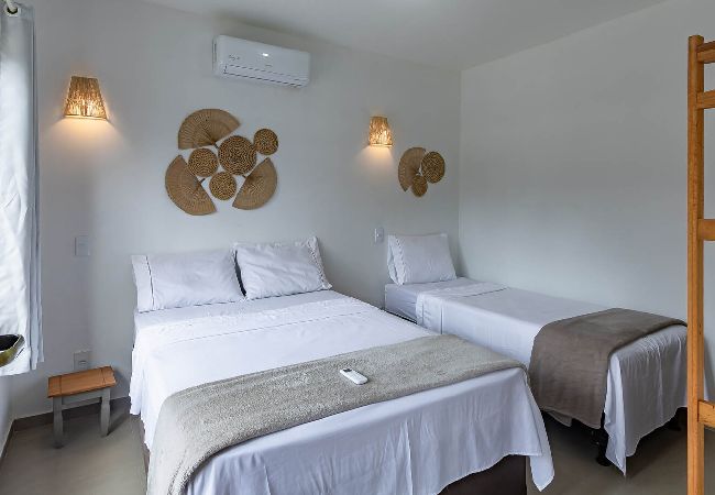 Casa em Arraial D'Ajuda - ITAKAÁ RESERVA: Piscina, Hidro e Churrasque Casa em Arraial D'Ajuda - ITAKAÁ RESERVA: Piscina, Hidro e Churrasque