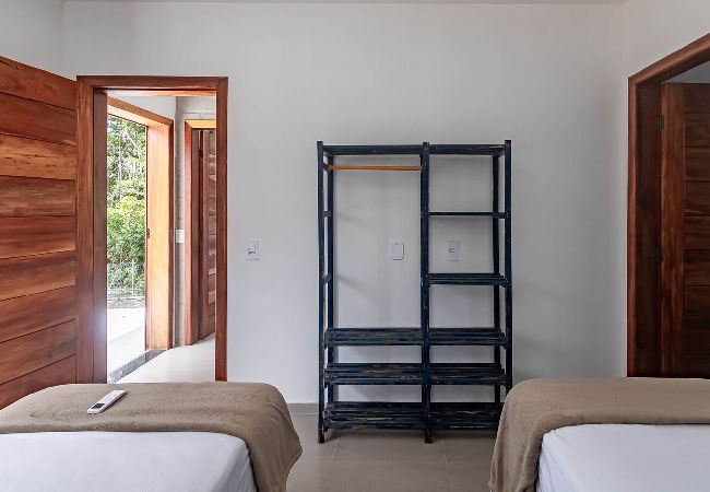 Casa em Arraial D'Ajuda - ITAKAÁ RESERVA: Piscina, Hidro e Churrasque Casa em Arraial D'Ajuda - ITAKAÁ RESERVA: Piscina, Hidro e Churrasque