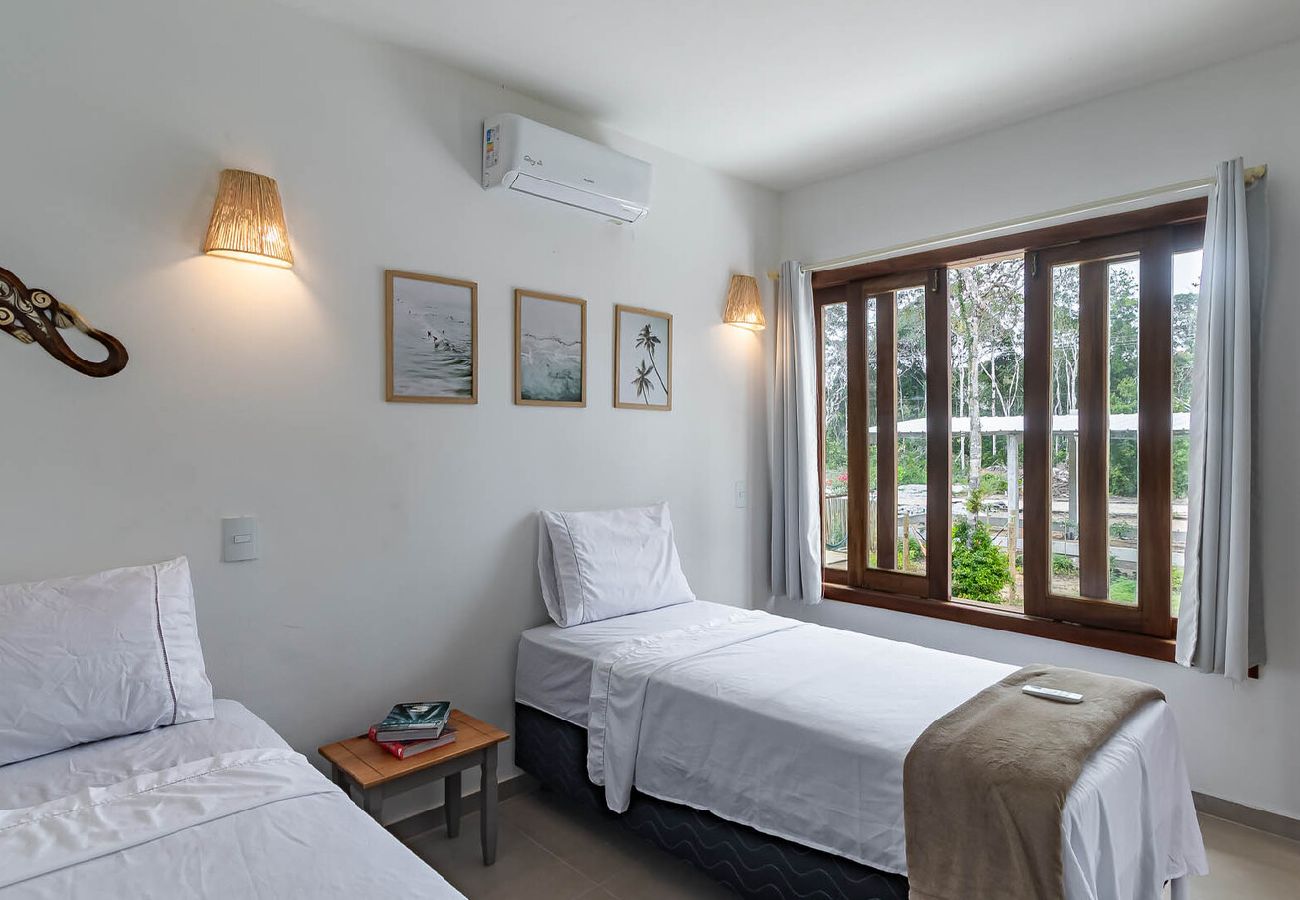 Casa em Arraial D'Ajuda - ITAKAÁ RESERVA: Piscina, Hidro e Churrasque Casa em Arraial D'Ajuda - ITAKAÁ RESERVA: Piscina, Hidro e Churrasque