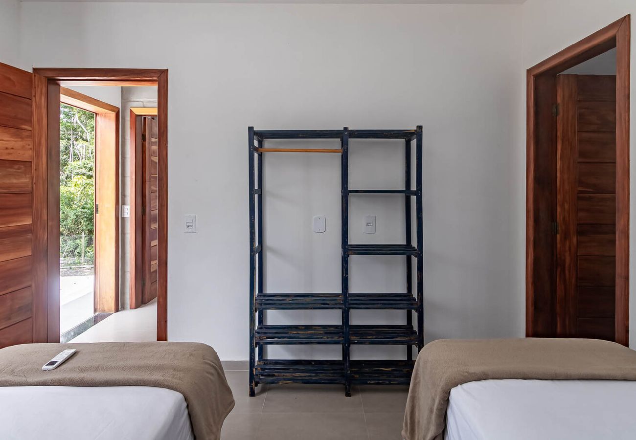 Casa em Arraial D'Ajuda - ITAKAÁ RESERVA: Piscina, Hidro e Churrasque Casa em Arraial D'Ajuda - ITAKAÁ RESERVA: Piscina, Hidro e Churrasque