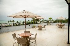 Apartamento em Japaratinga - Apto com Piscina e Salão de Jogos a 100m da praia