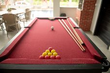 Apartamento em Japaratinga - Apto com 2 Suítes, Piscina e Jogos a 100m da praia