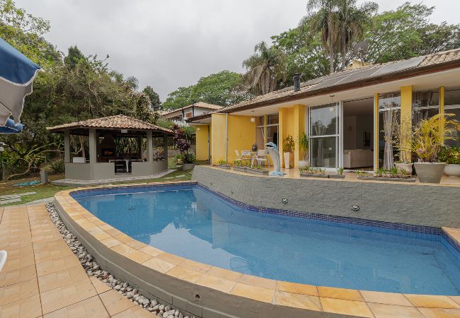 Casa em São Roque - Casa de Campo com Piscina, Lareira e Churrasqueira