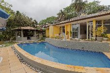 Casa em São Roque - Casa de Campo com Piscina, Lareira e Churrasqueira