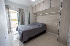 Apartamento em São Paulo - Apto com Varanda e Churrasqueira a 100m da Orla