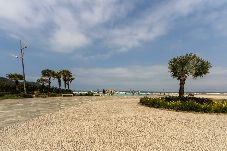 Apartamento em São Paulo - Apto com Varanda e Churrasqueira a 100m da Orla