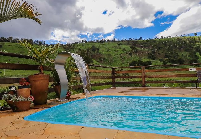 Casa em Sabinópolis - Sítio Toca dos Gatos com Piscina e Churrasqueira