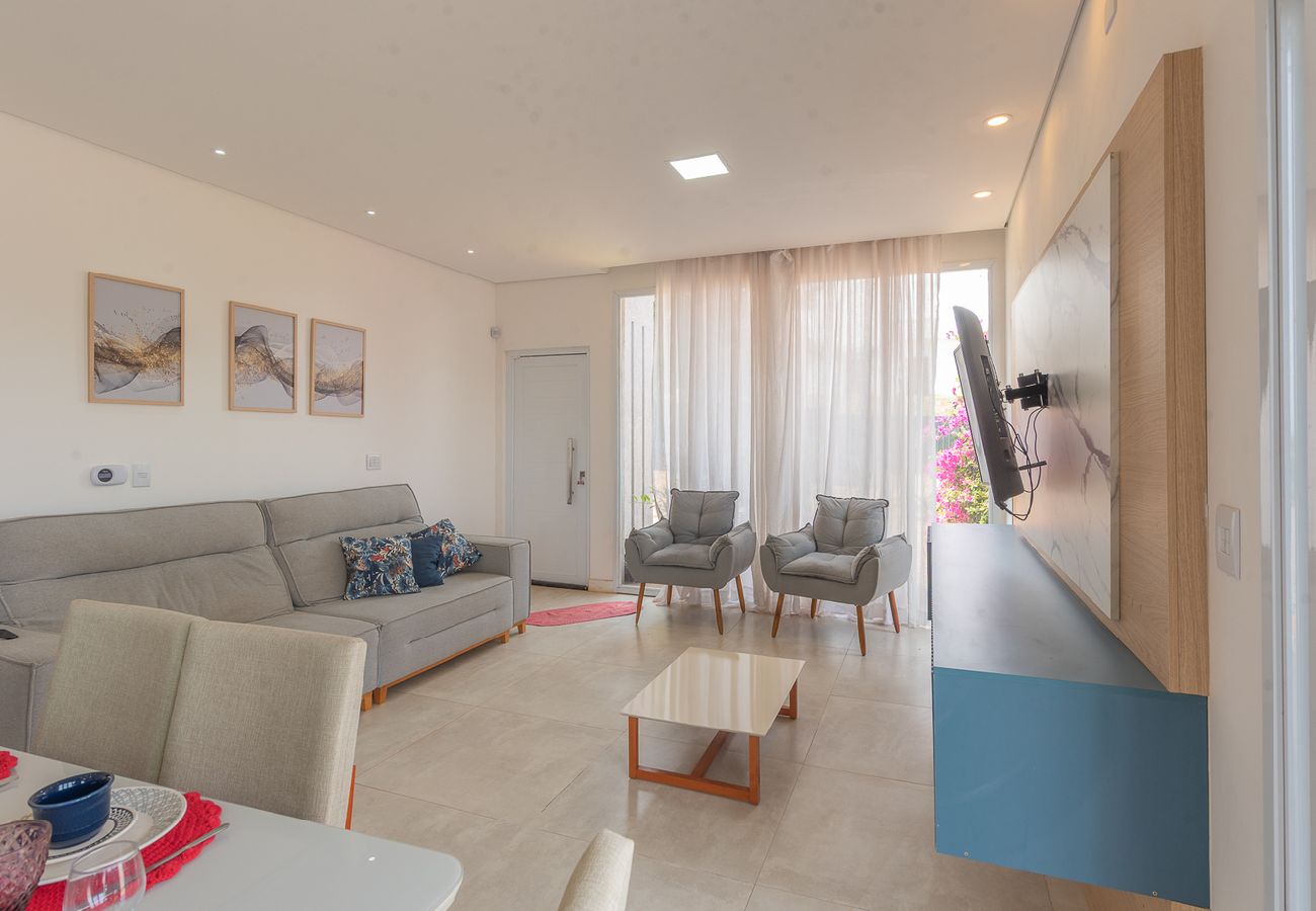 Casa em Pardinho - Casa com Churrasqueira e Wi-Fi no Ninho Verde II