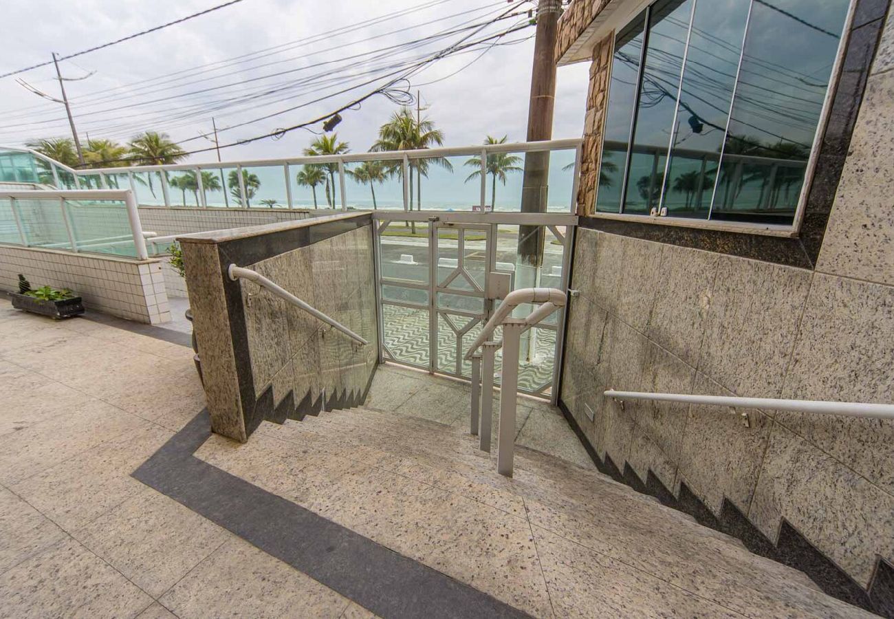 Apartamento em Praia Grande - Apto c Churrasqueira e Garagem na Praia da Caiçara Apartamento em Praia Grande - Apto c Churrasqueira e Garagem na Praia da Caiçara