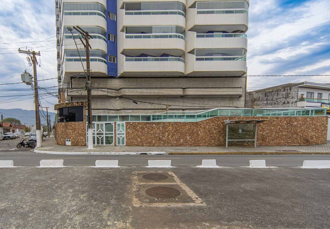 Apartamento em Praia Grande - Apto c Churrasqueira e Garagem na Praia da Caiçara Apartamento em Praia Grande - Apto c Churrasqueira e Garagem na Praia da Caiçara