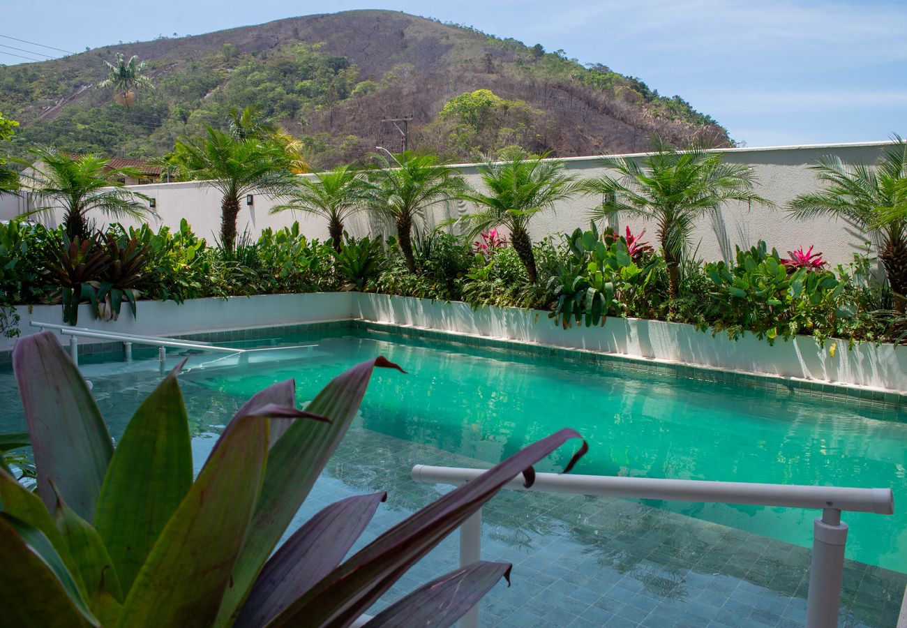 Apartamento em Caraguatatuba - Apto com Piscina, Churrasqueira a 85 m da Praia