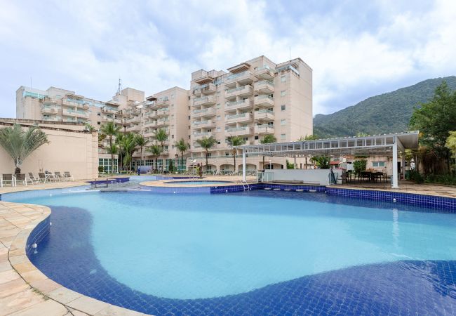 Apartamento em Itacurussá - Loft c Varanda, Piscina e Academia em Itacuruçá