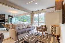 Apartamento em Itacurussá - Loft c Varanda, Piscina e Academia em Itacuruçá