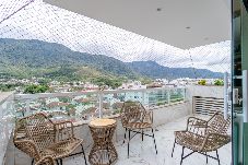 Apartamento em Itacurussá - Loft c Varanda, Piscina e Academia em Itacuruçá