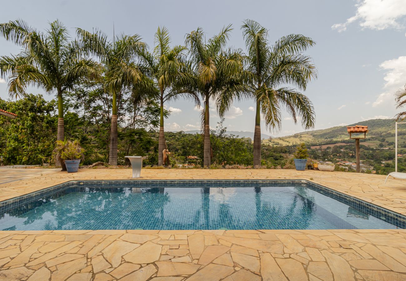 Casa em Extrema - Rancho E.R.S: Natureza, Wi-Fi e Lazer em Extrema