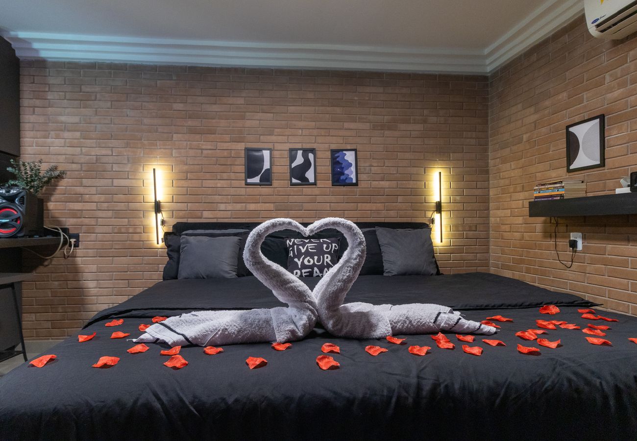 Chalé em Bragança Paulista - Aconchego Casa 01: Ofurô, Lareira e Sala de Cinema