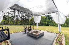 Chalé em Bragança Paulista - Aconchego Casa 01: Ofurô, Lareira e Sala de Cinema