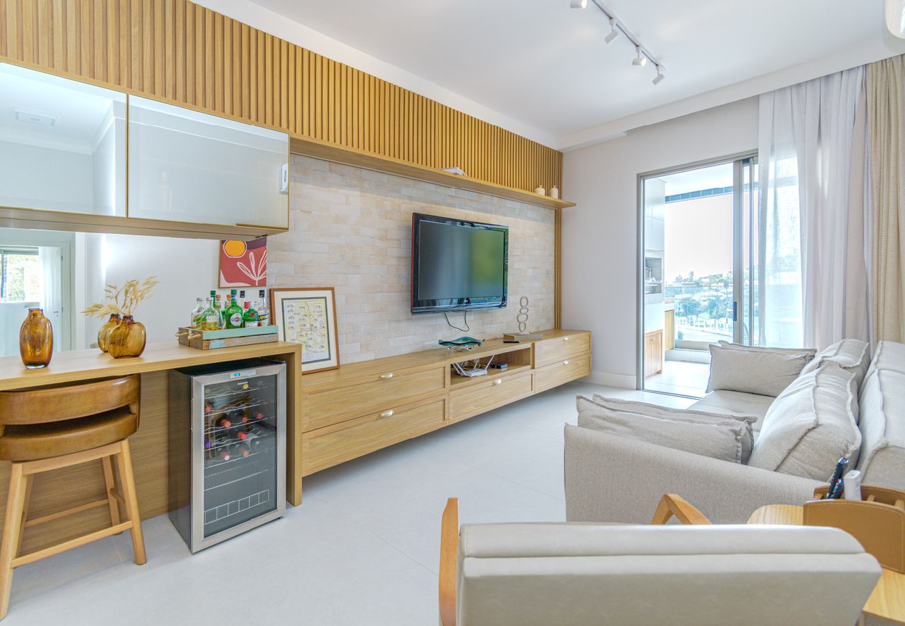 Apartamento em Florianópolis - Apto Pé na Areia com Varanda e Churrasqueira