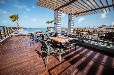 Apartamento em João Pessoa - Flat Beira-mar c Piscina e Academia em Manaíra