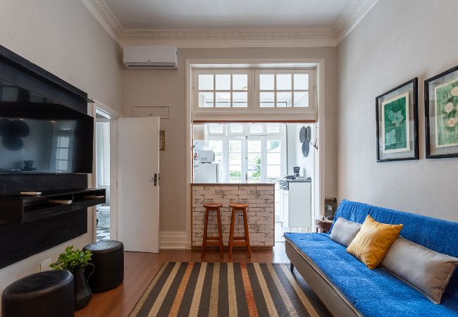 Apartamento em  - Flat no Palácio Quitandinha com Varanda e Vista