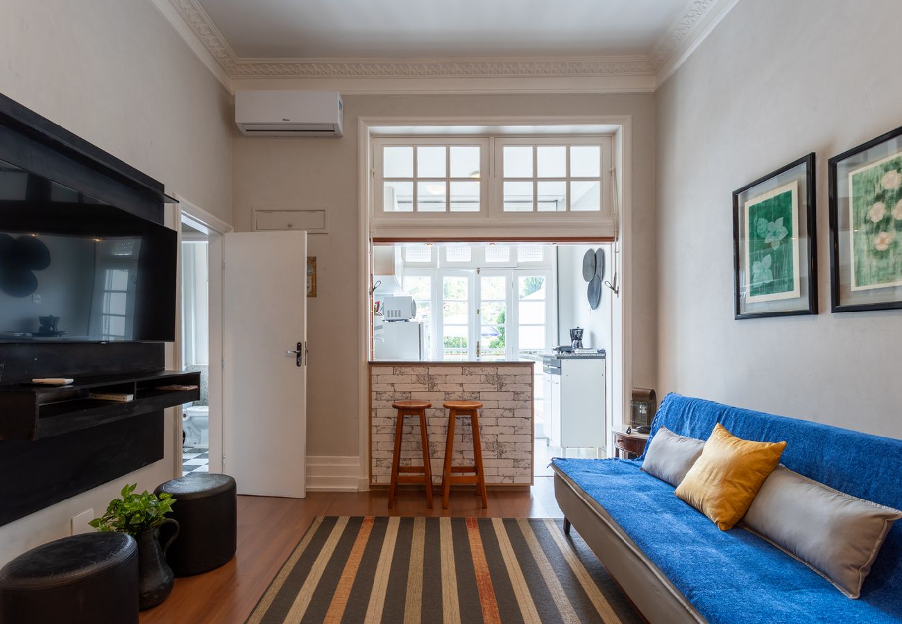 Apartamento em  - Flat no Palácio Quitandinha com Varanda e Vista