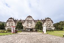 Apartamento em  - Flat no Palácio Quitandinha com Varanda e Vista