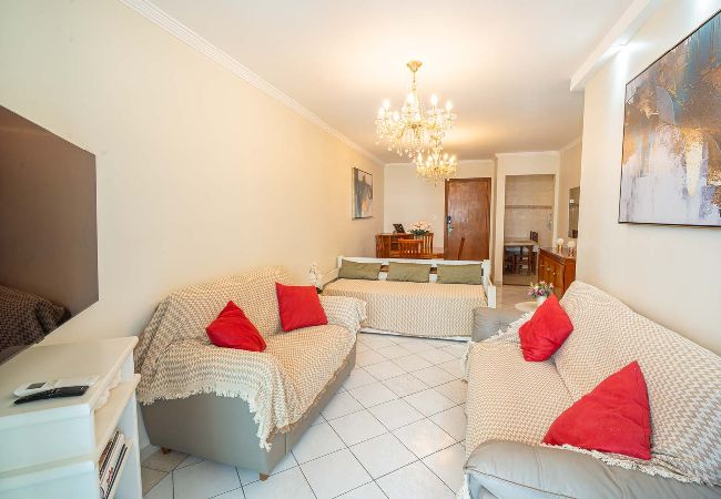 Apartamento em  - Apartamento Pet Friendly c Garagem a 150m da Praia