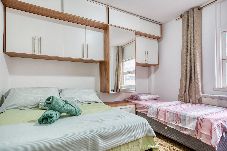 Apartamento em  - Apartamento c Fechadura Eletrônica a 200m do Metrô