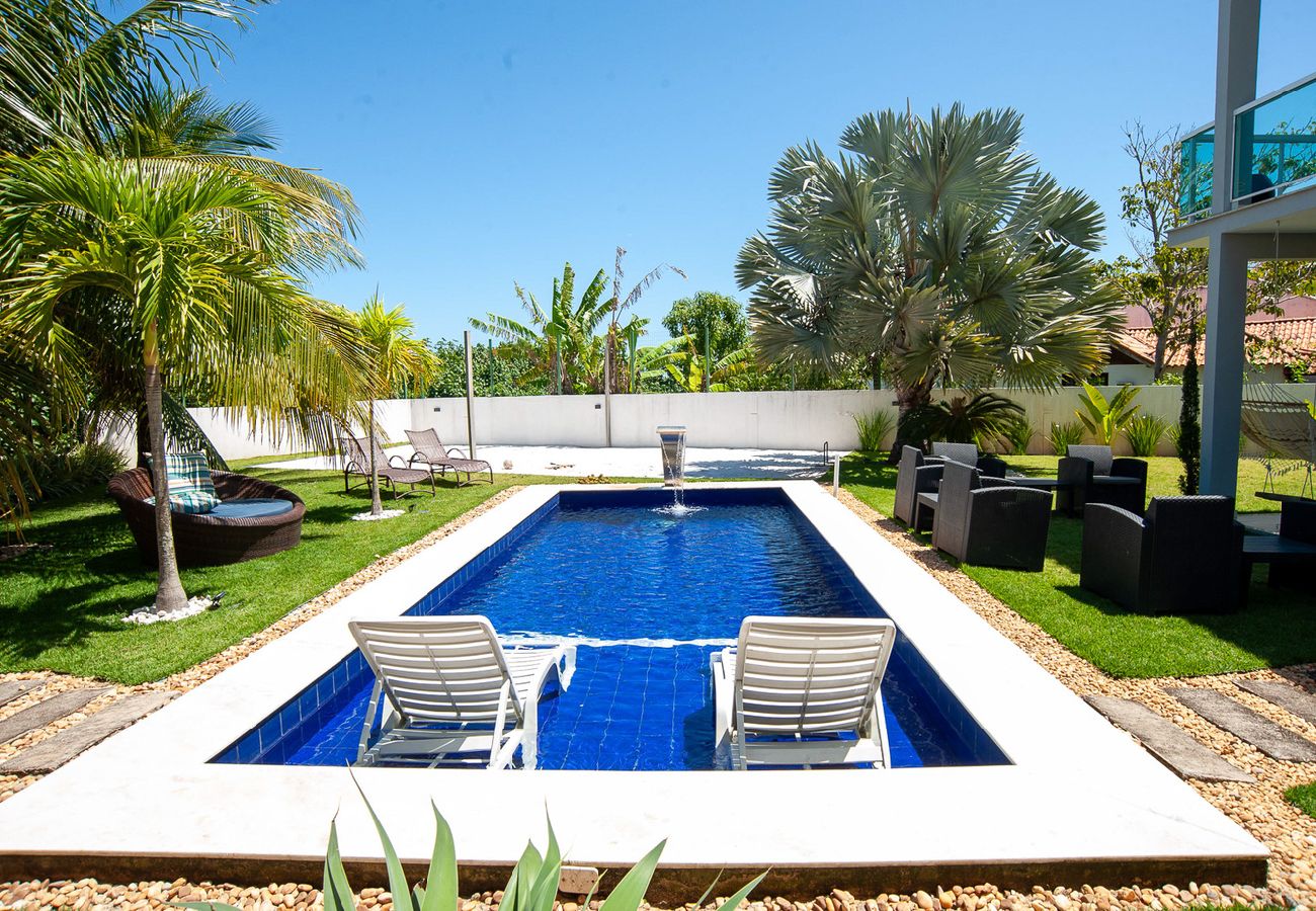 Casa em  - Casa com Piscina, Quadra de Areia e Churrasqueira
