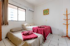 Apartamento em  - Apartamento com Varanda, Churrasqueira e Vista Mar