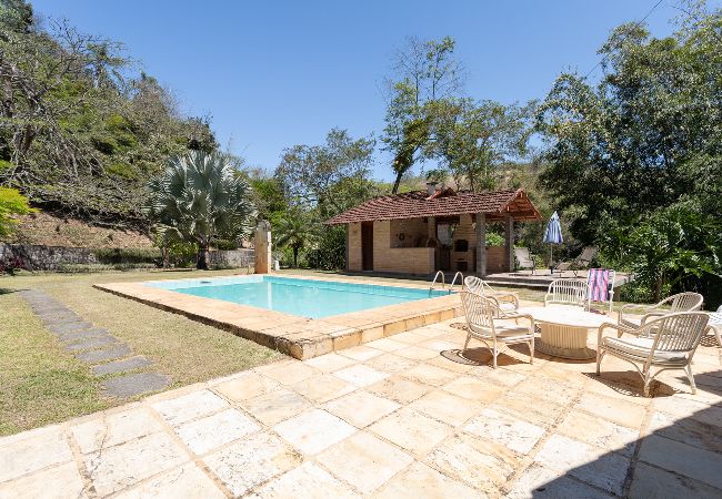 Casa em Vassouras - Sitio em Vassouras na serra com piscina e lareira