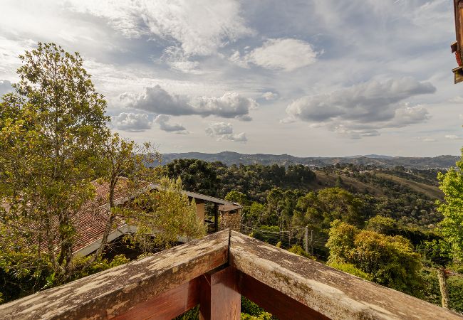 Casa em  - Casa Alto Capivari com Lareira e Salão de Jogos