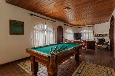 Casa em  - Casa Alto Capivari com Lareira e Salão de Jogos