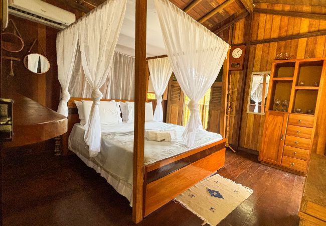 Apartamento em Prado - Bangalô à beira da lagoa, 200m da Praia - Corumbau