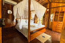 Apartamento em  - Bangalô à beira da lagoa, 200m da Praia - Corumbau