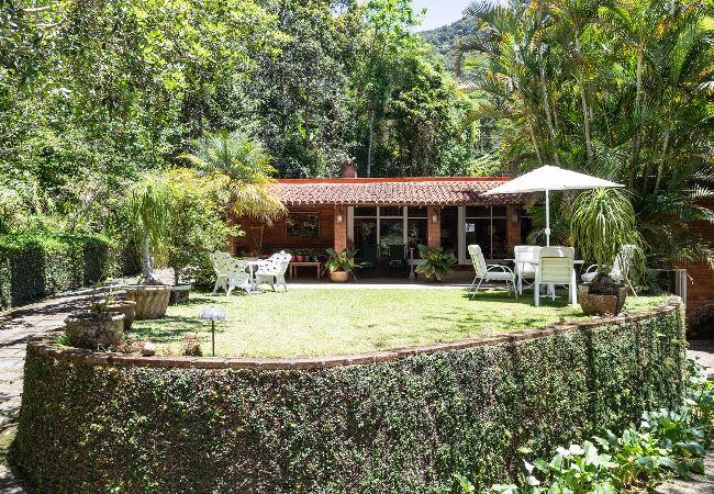 Casa em Petropolis - Casa com Piscina, Churrasqueira, Jogos e Lareira