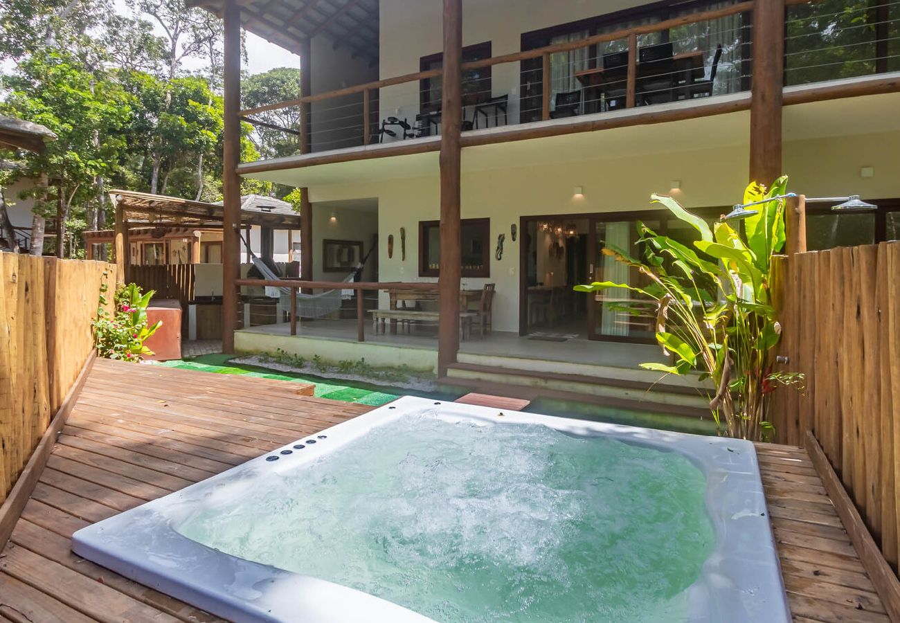 Chalé em Arraial D'Ajuda - Bangalô com Jacuzzi e Churrasqueira Privativa