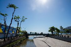 Apartamento em Ubatuba - Loft com Smart TV e Ar próximo à Praia do Itaguá