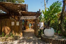 Apartamento em Ubatuba - Loft c Smart TV e Wi-Fi próx ao Aquário de Ubatuba